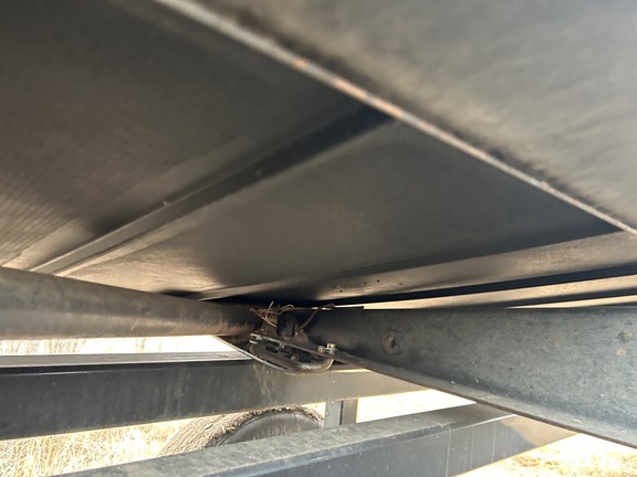 2009 MacDon FD70-35 Header Combine