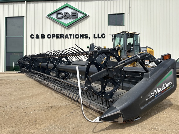 2009 MacDon FD70-35 Header Combine
