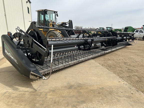 2009 MacDon FD70-35 Header Combine
