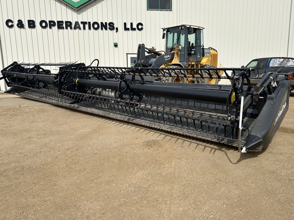 2009 MacDon FD70-35 Header Combine