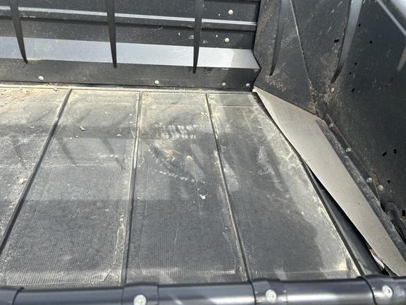 2009 MacDon FD70-35 Header Combine