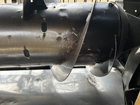 2009 MacDon FD70-35 Header Combine