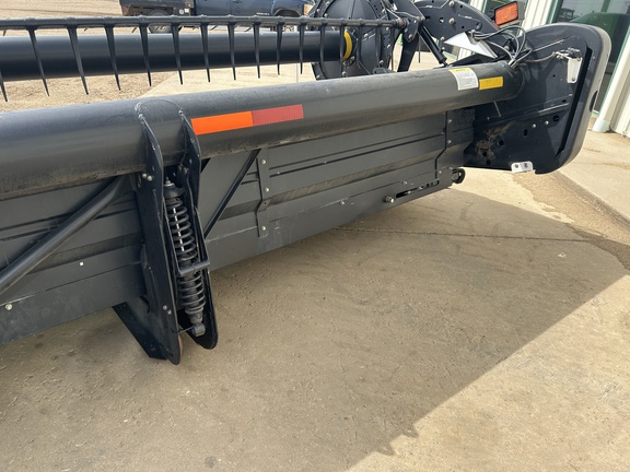 2009 MacDon FD70-35 Header Combine