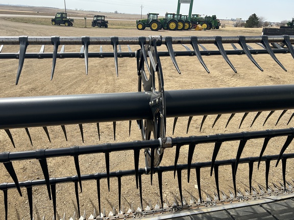 2009 MacDon FD70-35 Header Combine