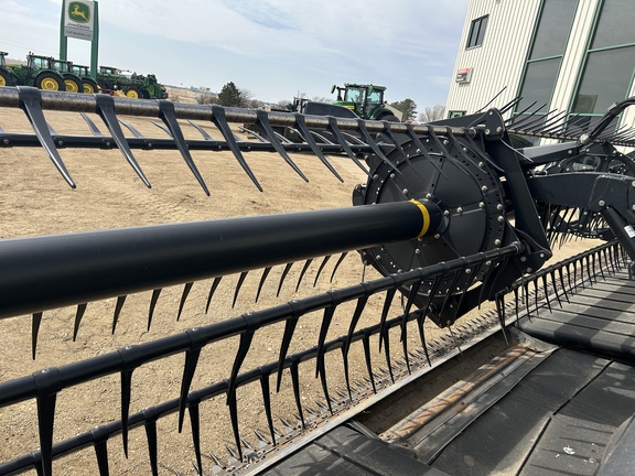 2009 MacDon FD70-35 Header Combine