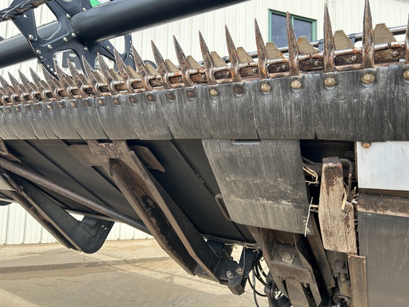 2009 MacDon FD70-35 Header Combine