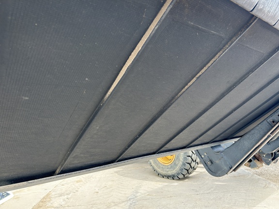 2009 MacDon FD70-35 Header Combine