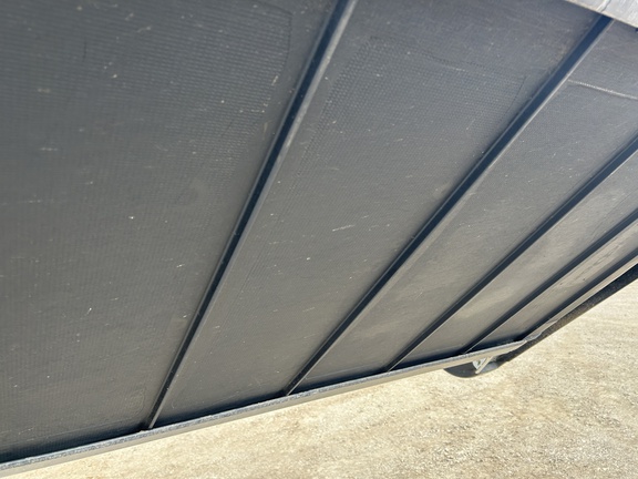 2009 MacDon FD70-35 Header Combine