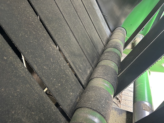 2017 John Deere 569 Baler/Round