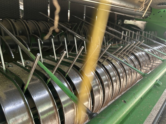 2017 John Deere 569 Baler/Round