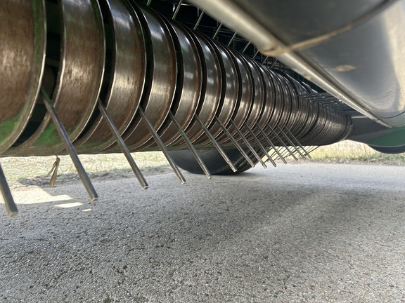 2017 John Deere 569 Baler/Round