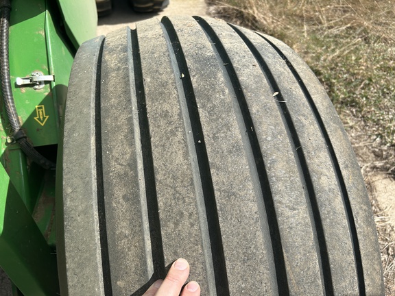 2017 John Deere 569 Baler/Round