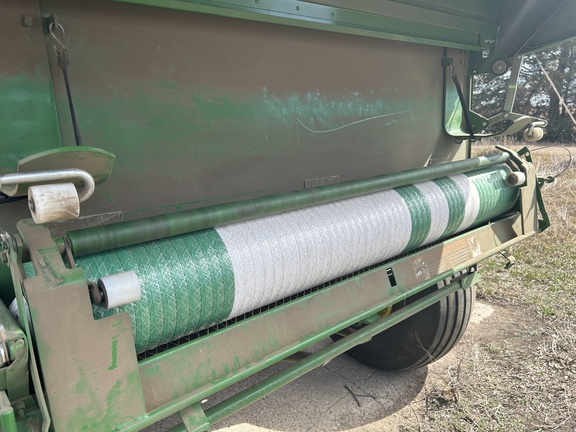 2017 John Deere 569 Baler/Round