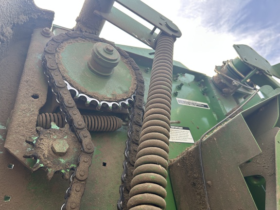 2017 John Deere 569 Baler/Round