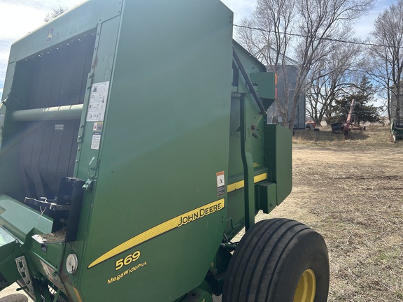 2017 John Deere 569 Baler/Round