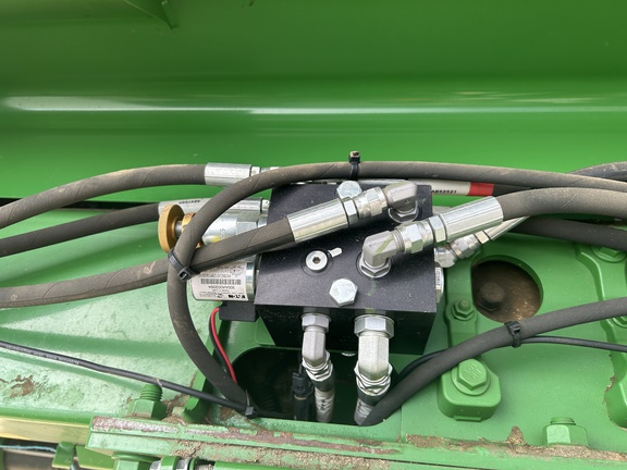 2017 John Deere 569 Baler/Round