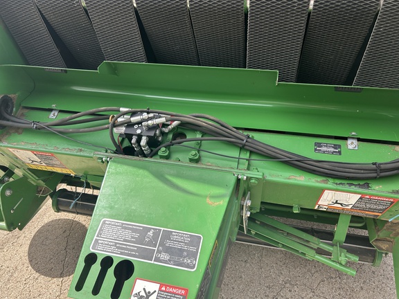 2017 John Deere 569 Baler/Round