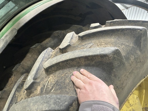 2014 John Deere 6190R Tractor