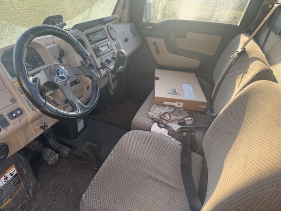 2019 John Deere XUV 835R ATV