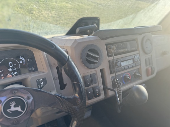 2019 John Deere XUV 835R ATV