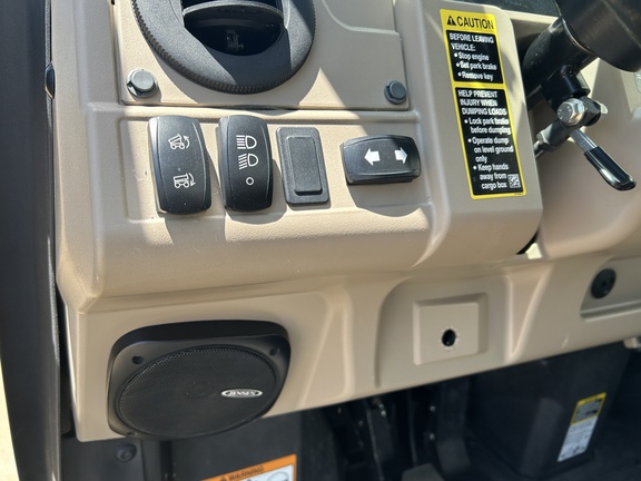 2019 John Deere XUV 835R ATV
