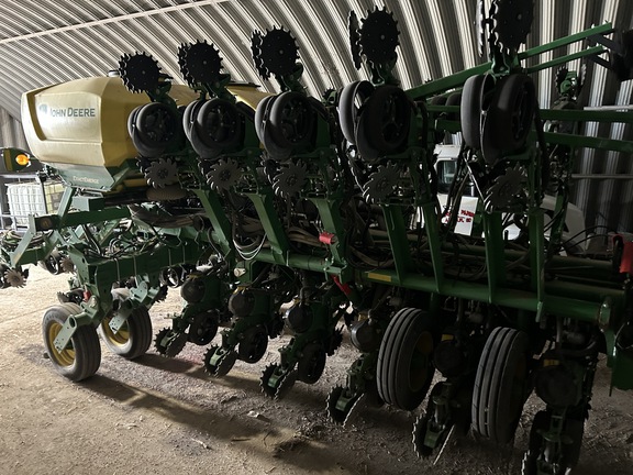 2023 John Deere 1795 Planter
