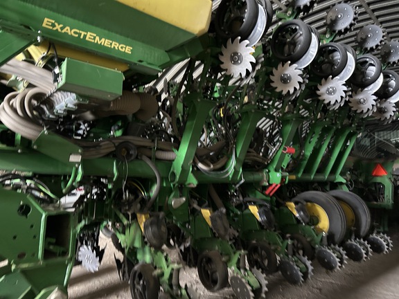 2023 John Deere 1795 Planter