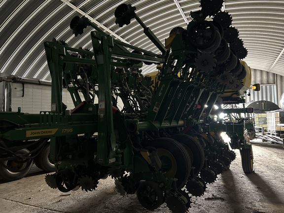 2023 John Deere 1795 Planter