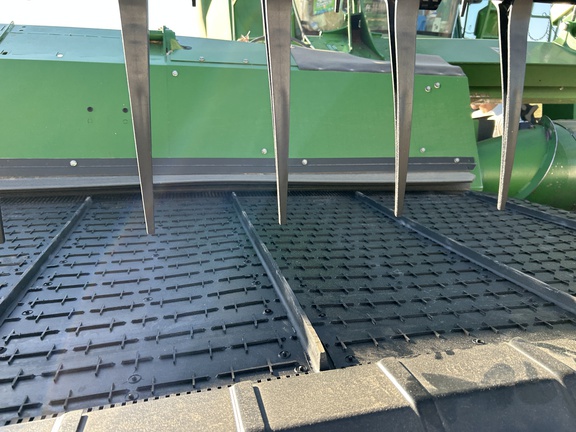 2022 John Deere HD45F Header Combine