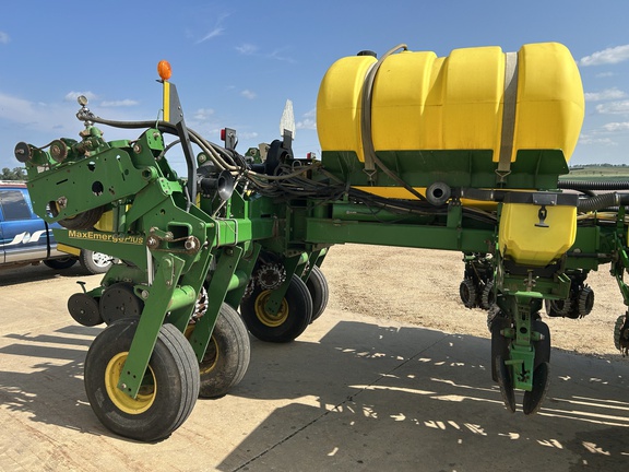 2002 John Deere 1770NT Planter