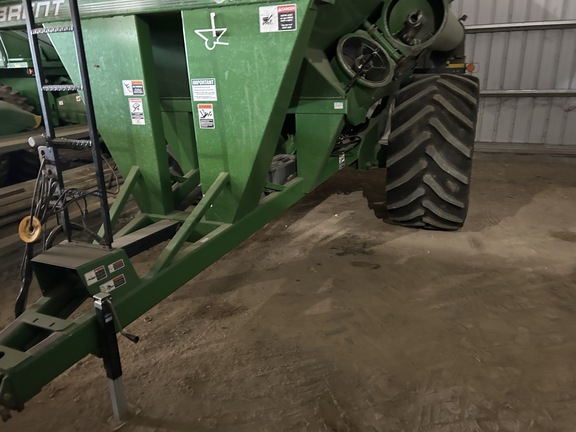 2011 Brent 1082 Grain Cart