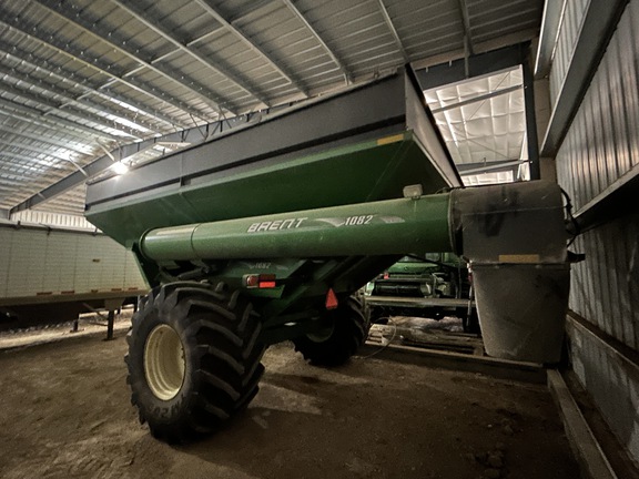 2011 Brent 1082 Grain Cart