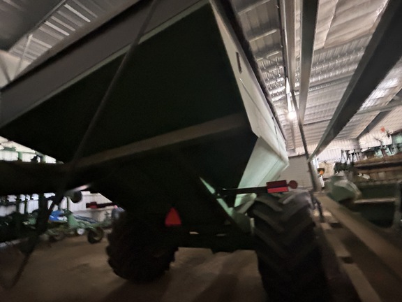 2011 Brent 1082 Grain Cart
