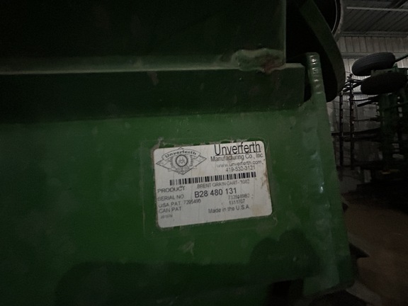 2011 Brent 1082 Grain Cart