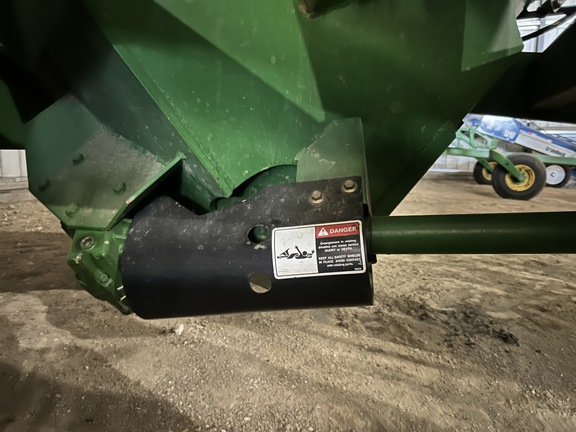 2011 Brent 1082 Grain Cart