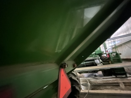 2011 Brent 1082 Grain Cart
