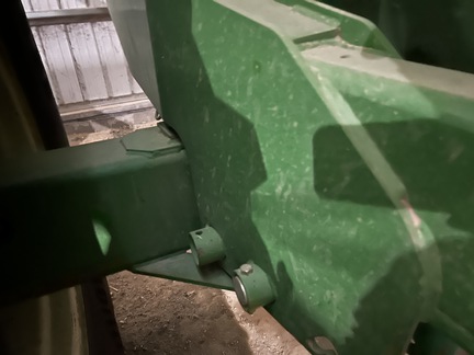 2011 Brent 1082 Grain Cart