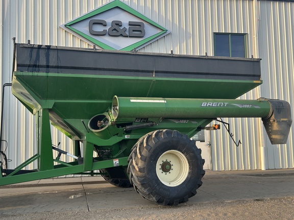 2011 Brent 1082 Grain Cart