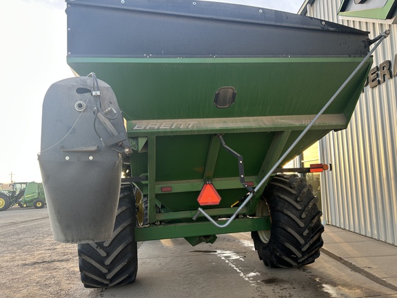 2011 Brent 1082 Grain Cart