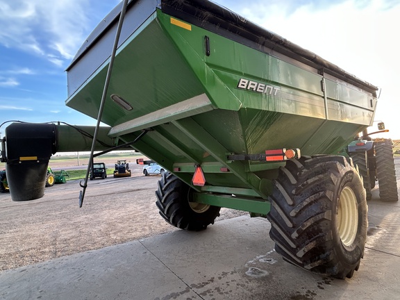 2011 Brent 1082 Grain Cart