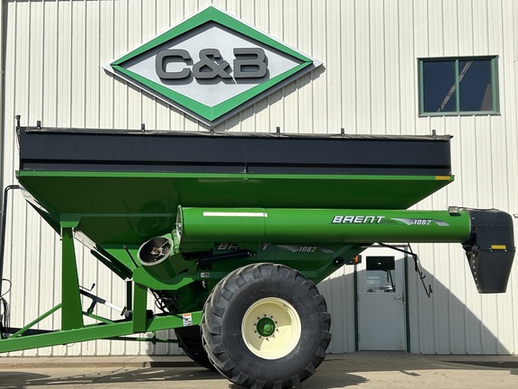 2011 Brent 1082 Grain Cart
