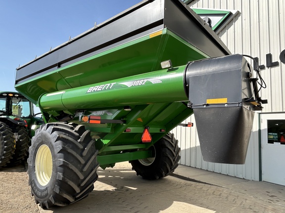 2011 Brent 1082 Grain Cart