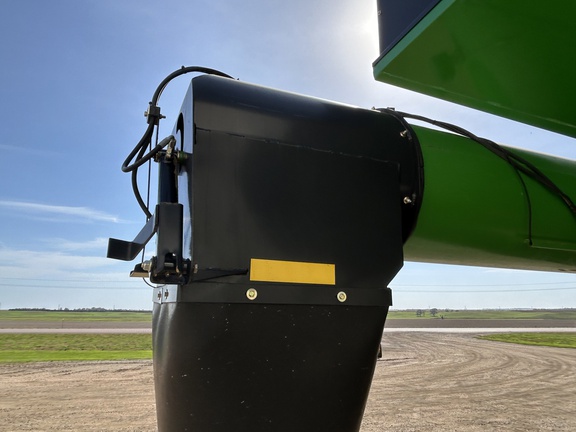 2011 Brent 1082 Grain Cart