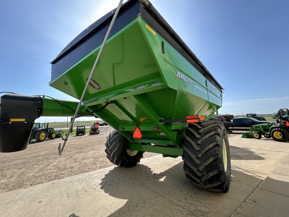 2011 Brent 1082 Grain Cart