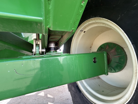 2011 Brent 1082 Grain Cart