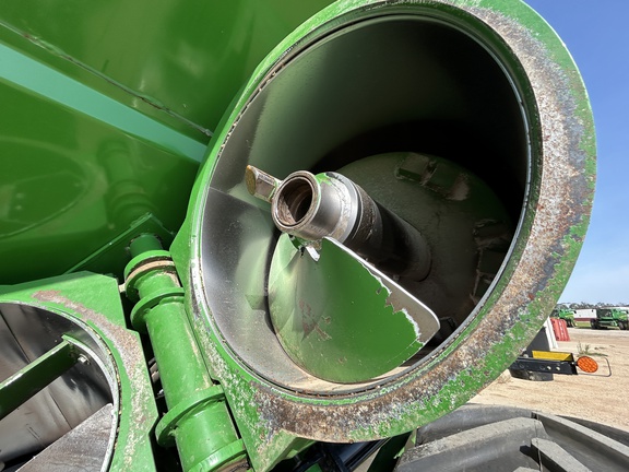 2011 Brent 1082 Grain Cart