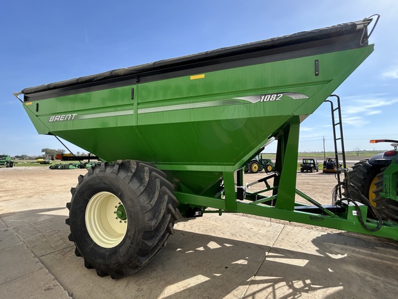 2011 Brent 1082 Grain Cart