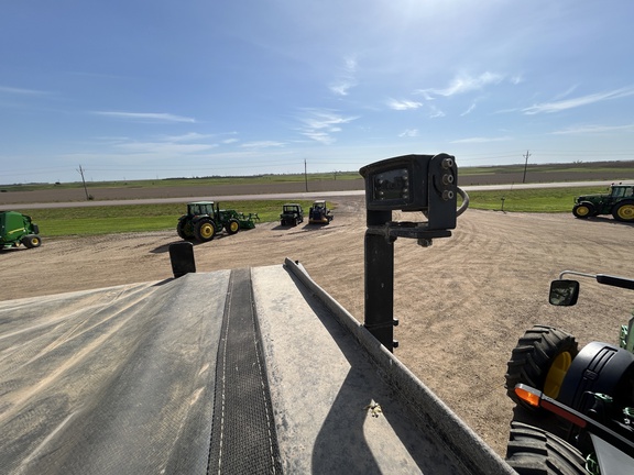 2011 Brent 1082 Grain Cart