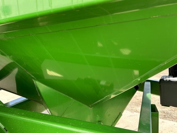 2011 Brent 1082 Grain Cart
