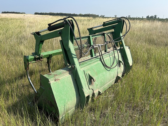 2011 John Deere 7330 Tractor